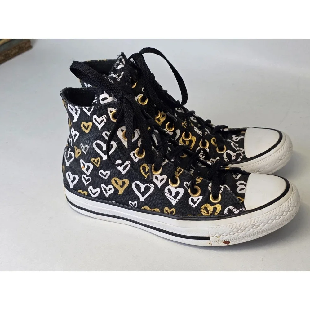 Converse All Star Chuck Taylor  Sneakers Women's Size 7 Black White Heart Shoes